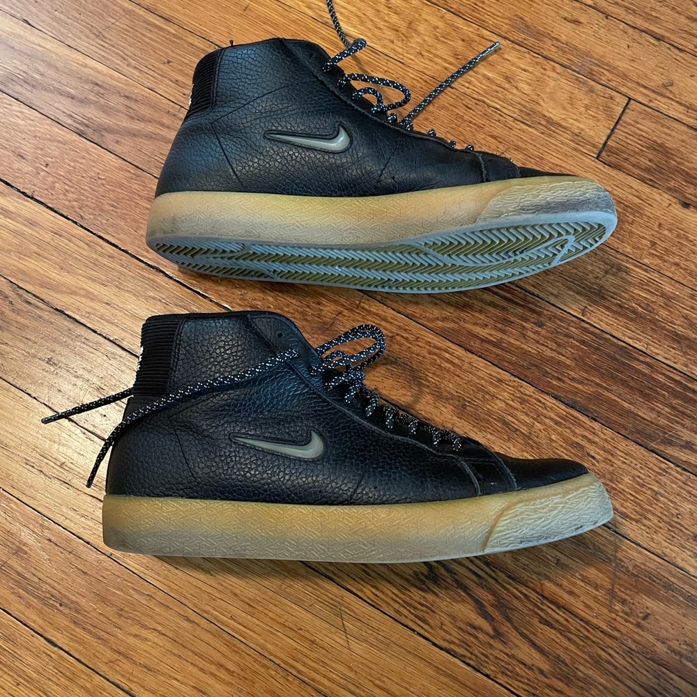 Nike SB High Top Canvas Blazer Shoes Sz 9.5 Black Gum Bottom